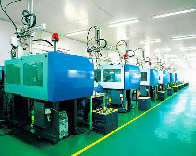 先進(jìn)注塑車(chē)間.jpg